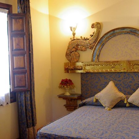 Hotel Alcazar Segovia Værelse billede